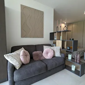 House With Vineyard View, For 3 Guests, With Private Covered Parking Space Negrar